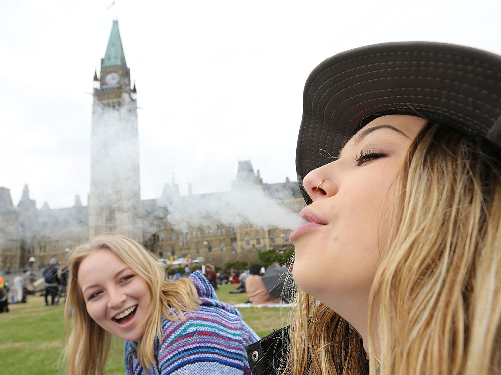 marijuanasmoking1000.jpg
